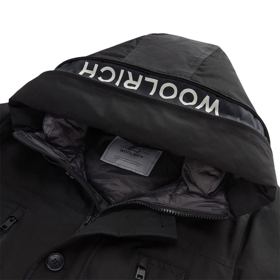 Arctic Parka Evolution in Ramar Cloth Woolrich | CFWOOU0866BLK